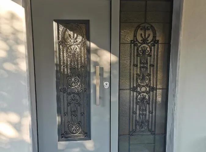 Case de vacanță 160 S.m Unique Luxury House